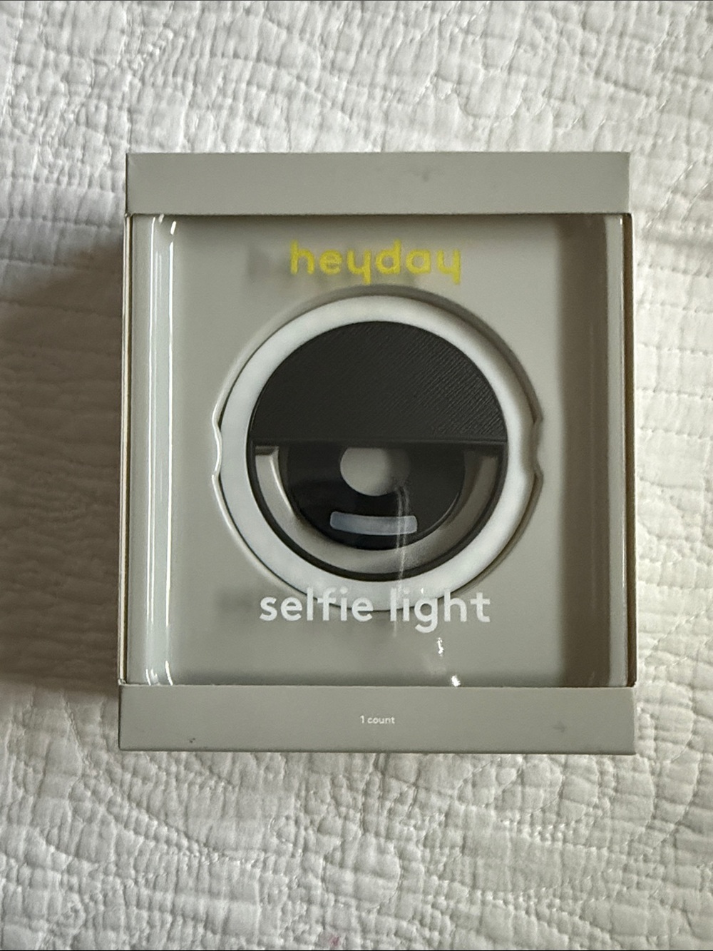 heyday Clip-On Selfie Light in Black and White